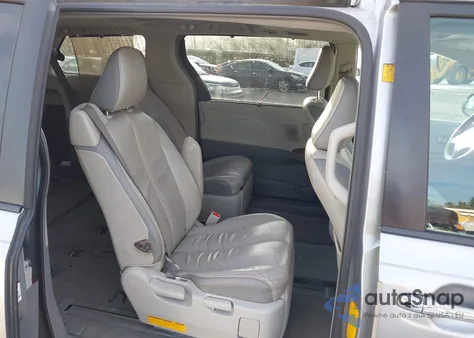 2011 Toyota Sienna Limited from USA, damaged, VIN 5TDDK3DC6BS016088